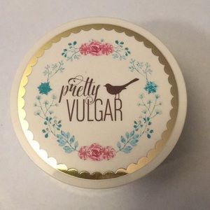 Pretty Vulgar translucent face powder